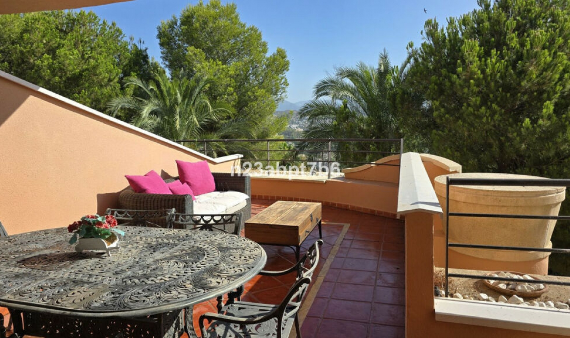 Resale - Apartment -
Nueva Andalucía