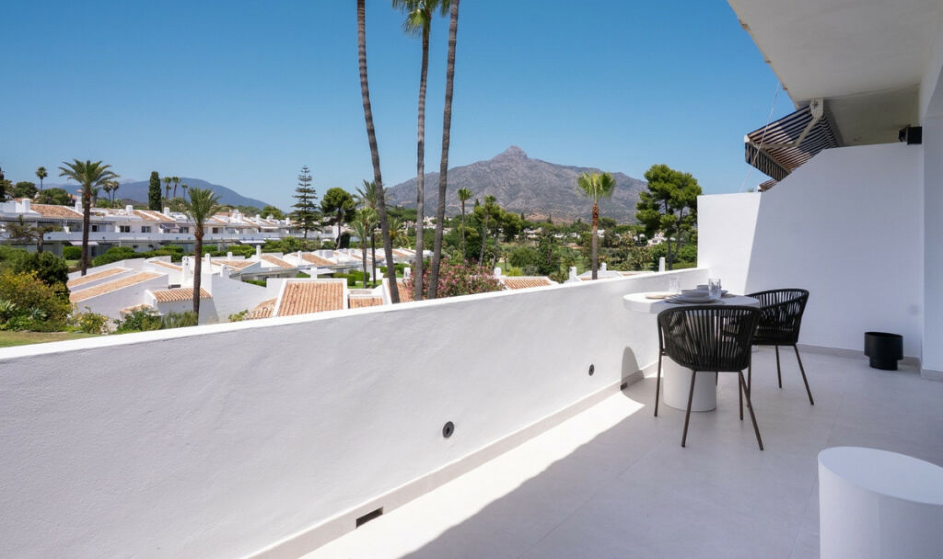 Resale - Apartment -
Nueva Andalucía