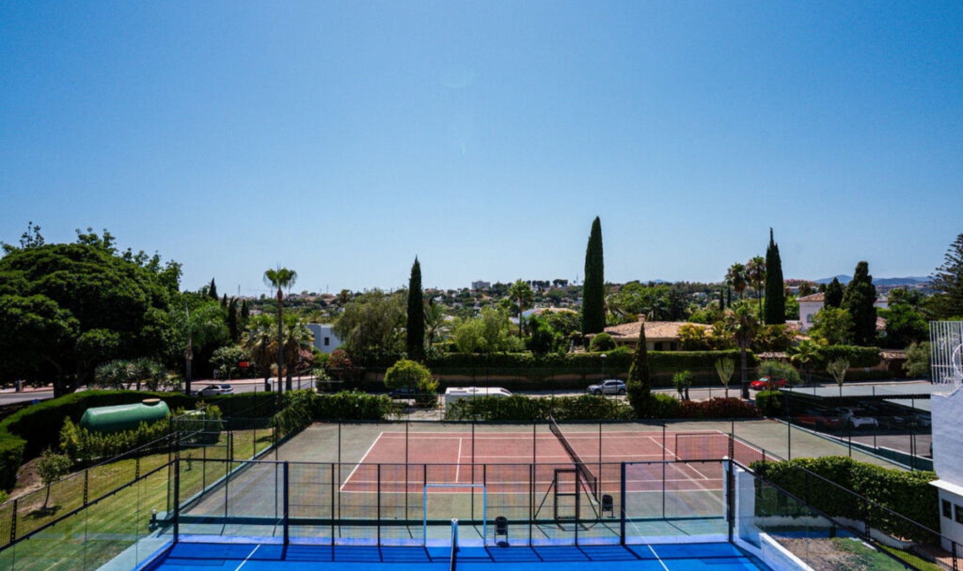 Resale - Apartment -
Nueva Andalucía