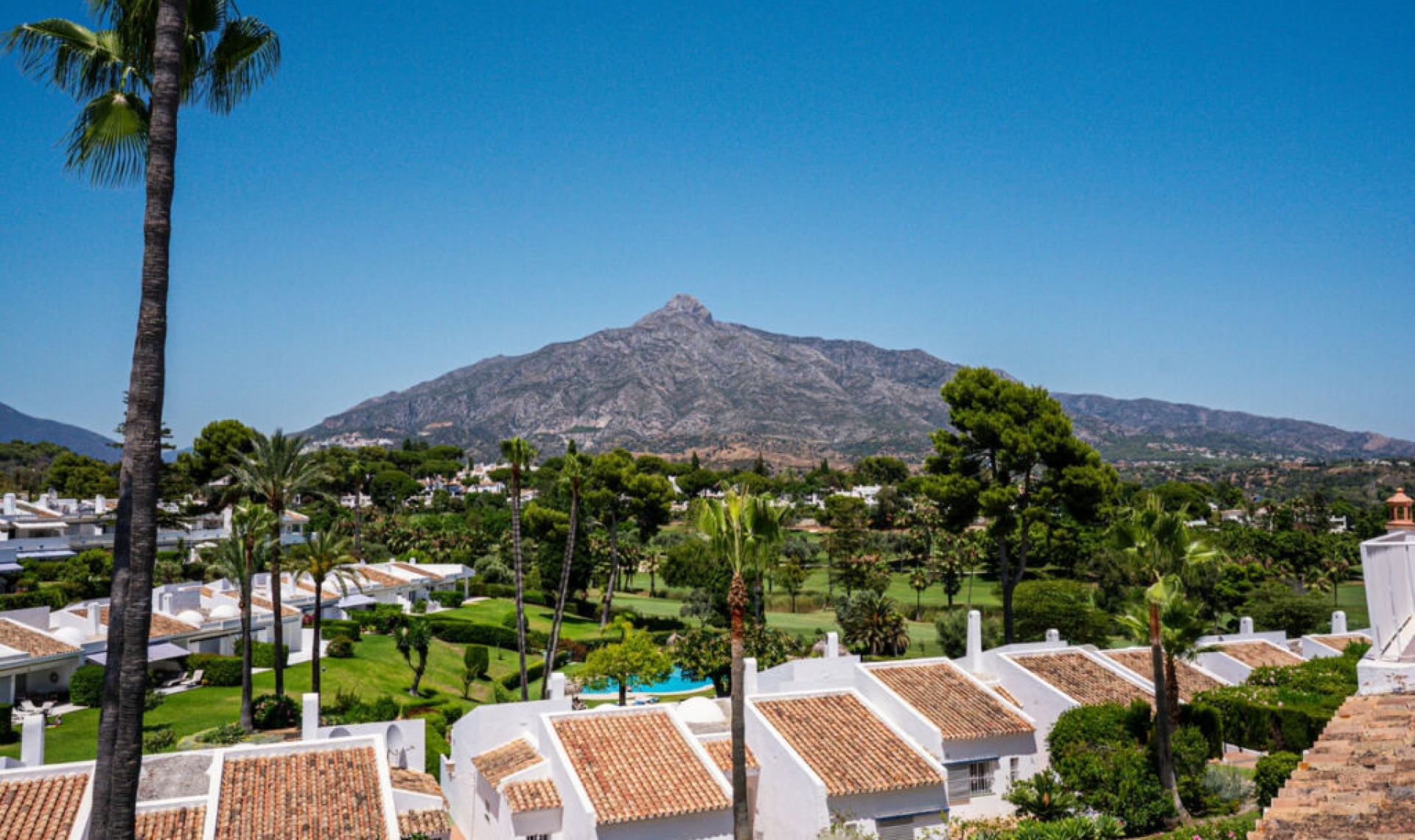 Resale - Apartment -
Nueva Andalucía