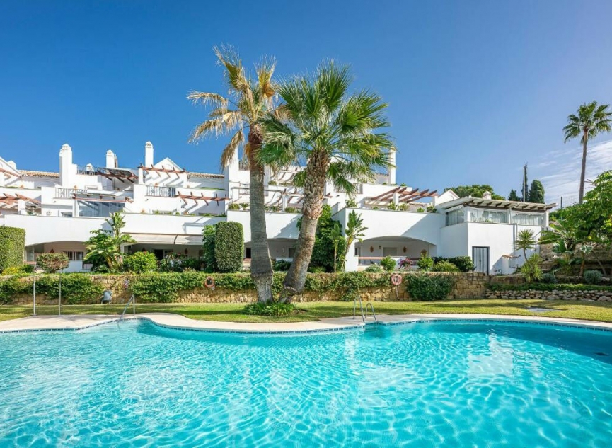 Resale - Apartment -
Nueva Andalucía
