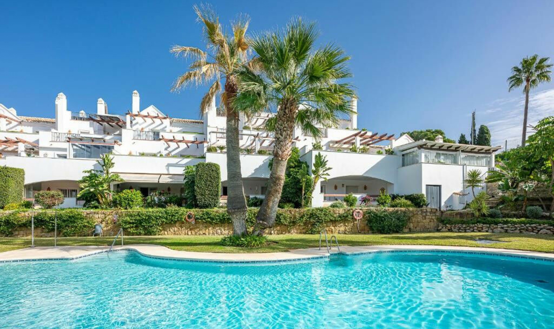 Resale - Apartment -
Nueva Andalucía