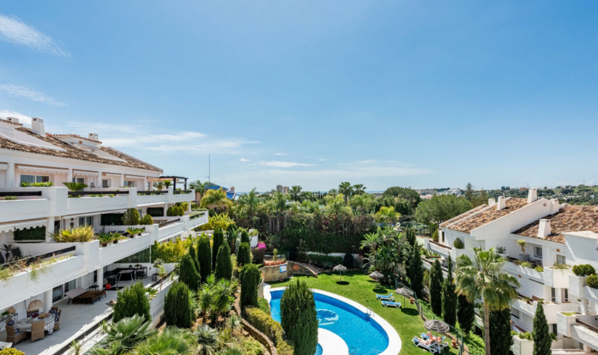 Resale - Apartment -
Nueva Andalucía