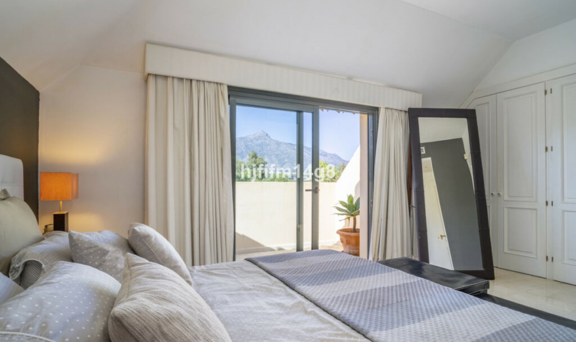 Resale - Apartment -
Nueva Andalucía