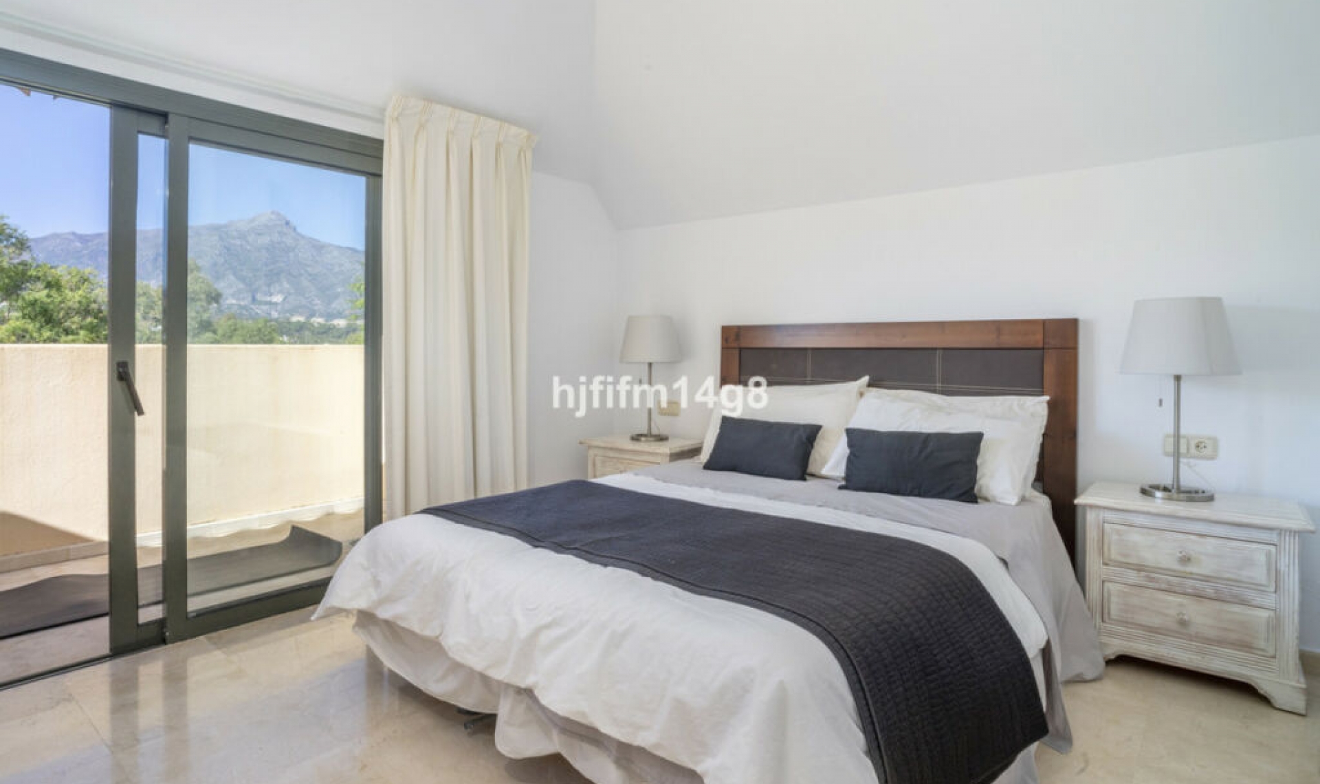 Resale - Apartment -
Nueva Andalucía