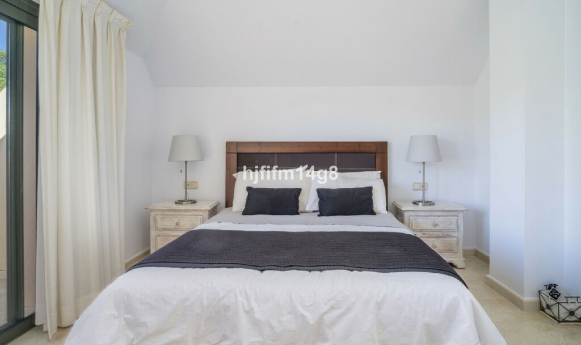 Resale - Apartment -
Nueva Andalucía