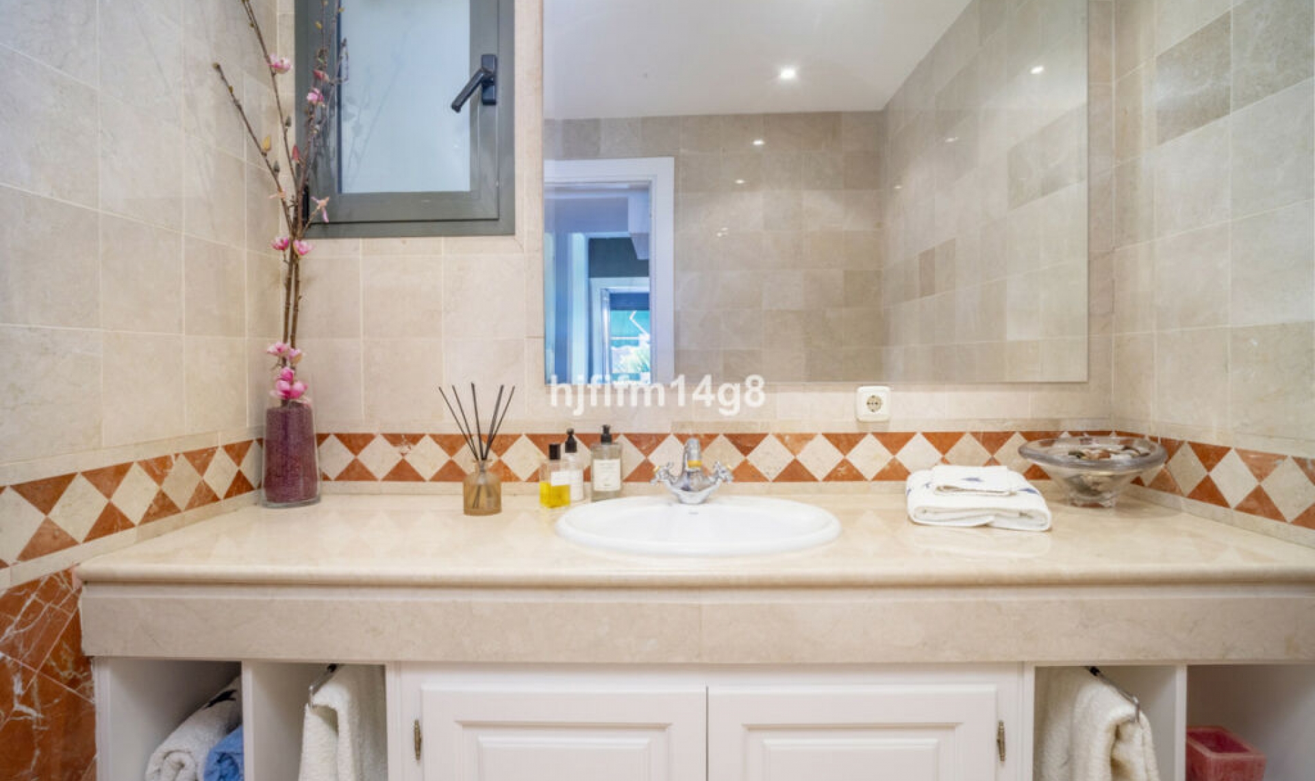 Resale - Apartment -
Nueva Andalucía