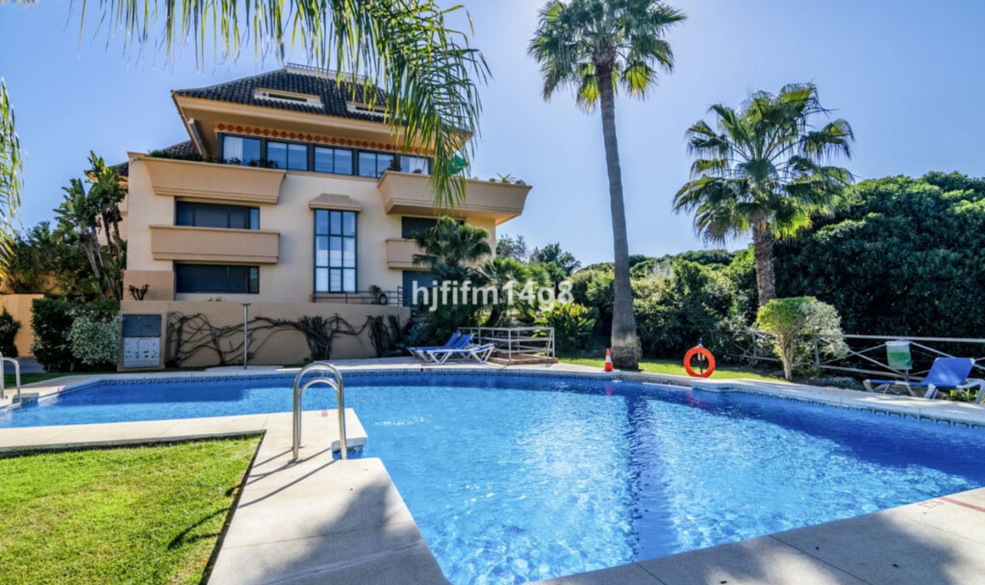 Resale - Apartment -
Nueva Andalucía