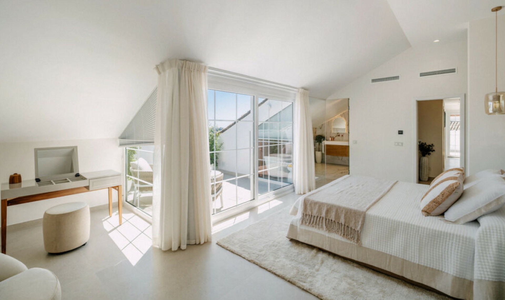 Resale - Apartment -
Nueva Andalucía