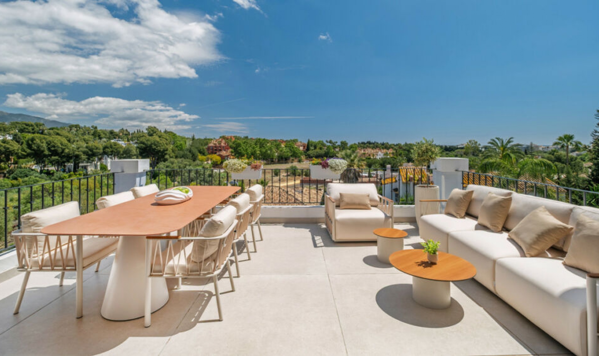 Resale - Apartment -
Nueva Andalucía