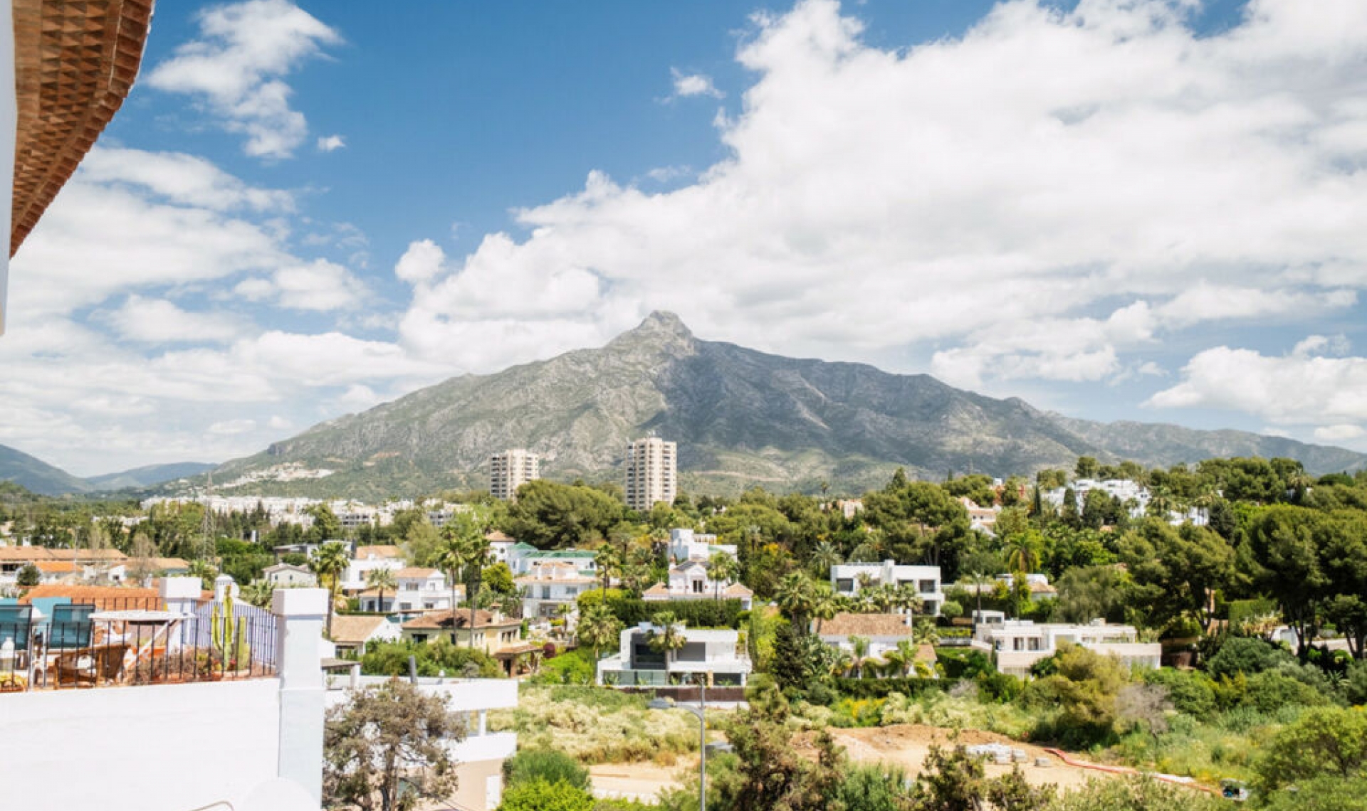 Resale - Apartment -
Nueva Andalucía