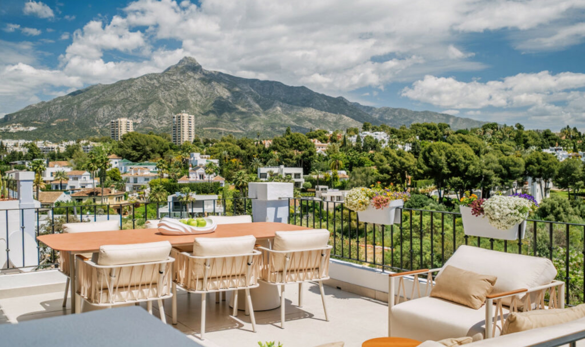 Resale - Apartment -
Nueva Andalucía