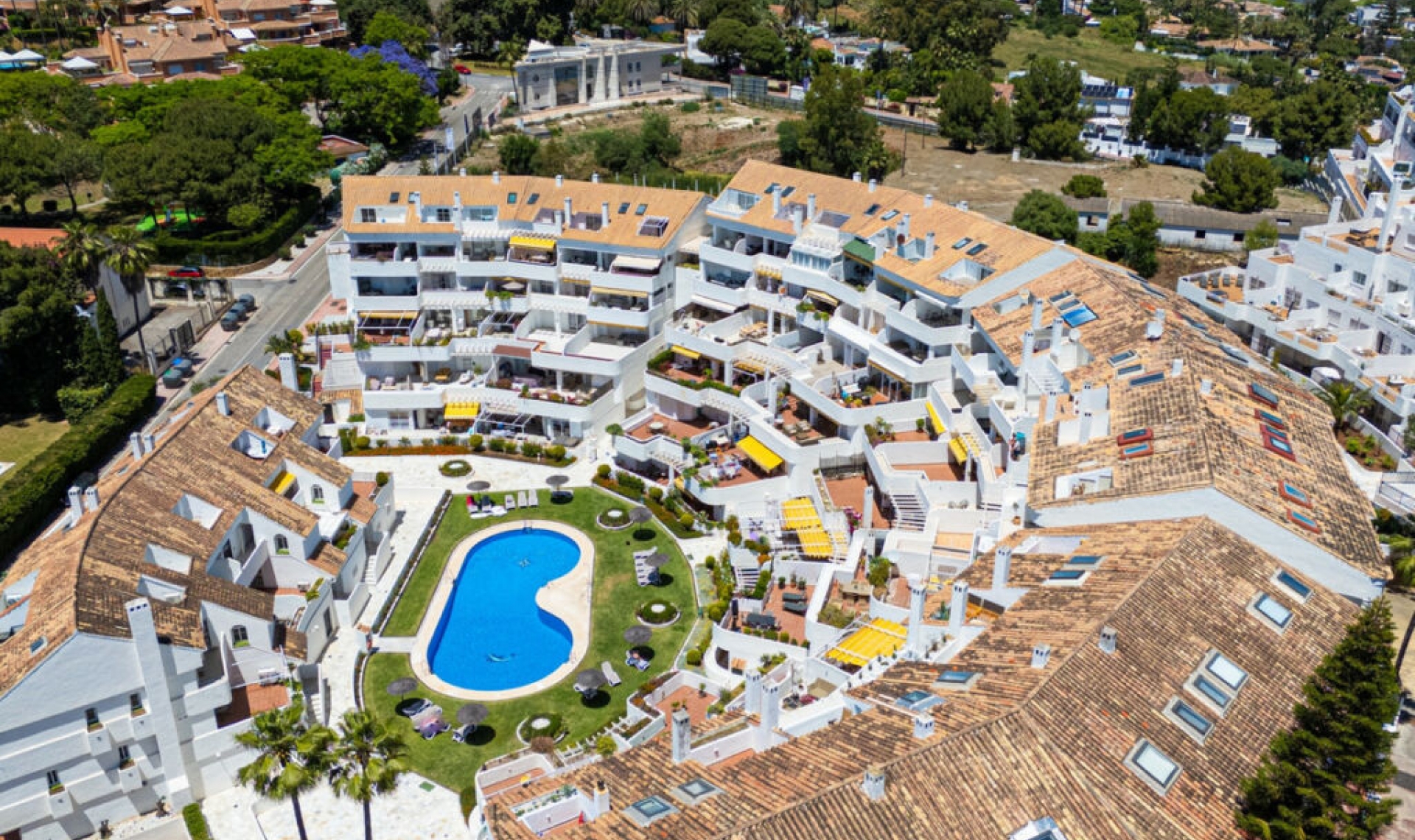 Resale - Apartment -
Nueva Andalucía