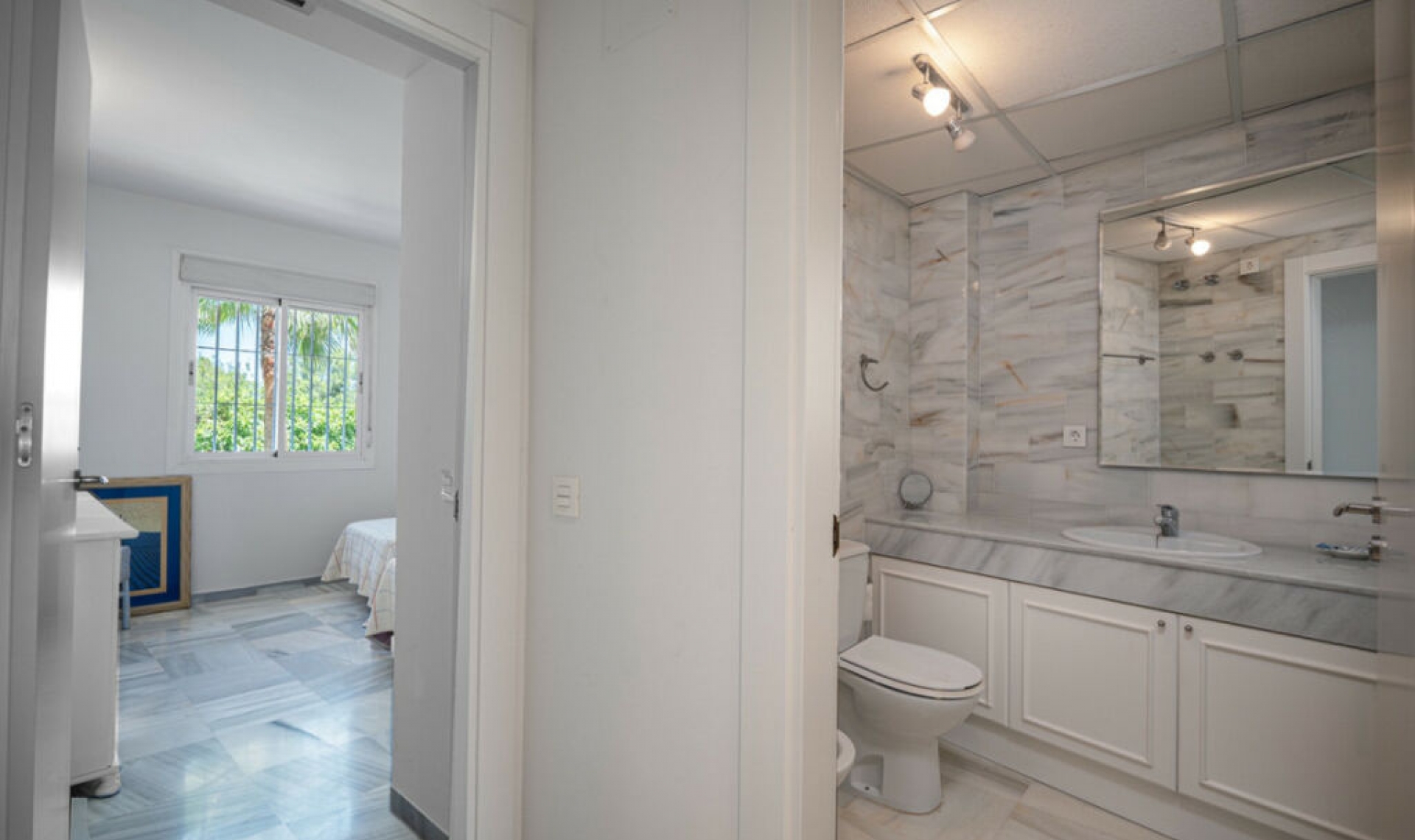 Resale - Apartment -
Nueva Andalucía