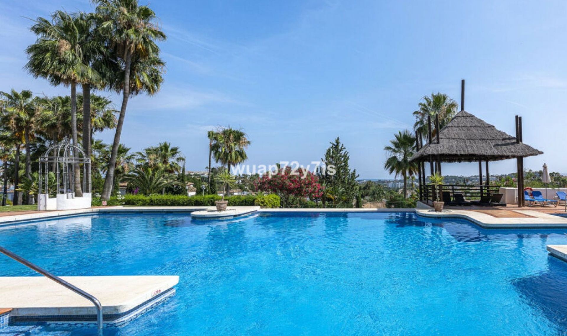 Resale - Apartment -
Nueva Andalucía