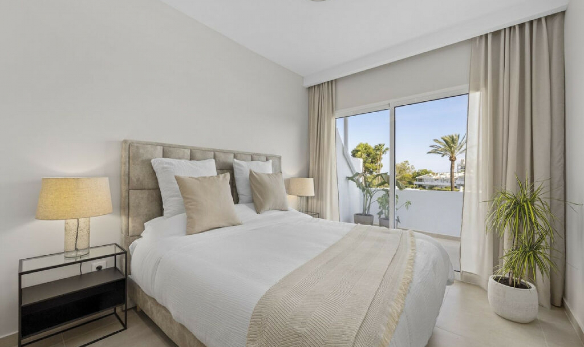 Resale - Apartment -
Nueva Andalucía