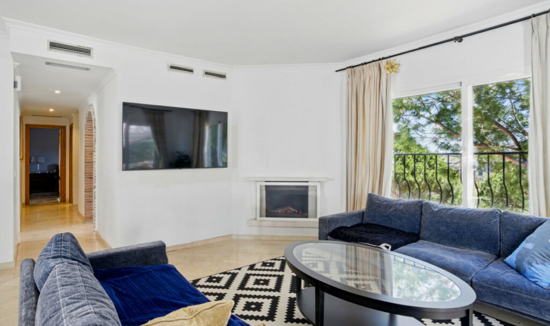 Resale - Apartment -
Nueva Andalucía