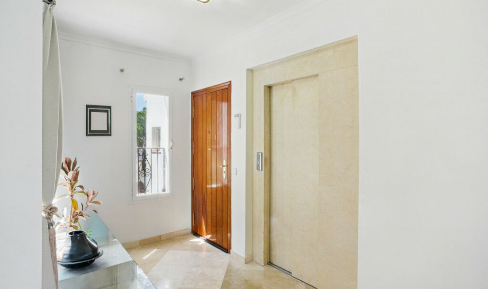 Resale - Apartment -
Nueva Andalucía