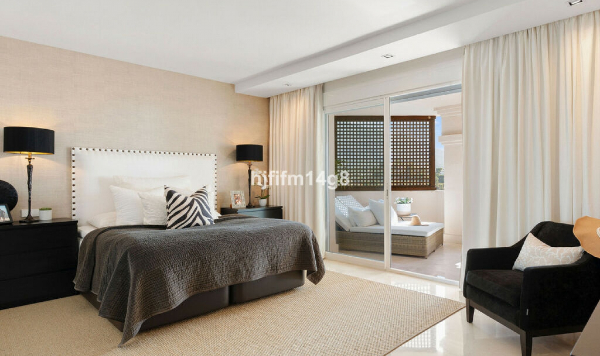 Resale - Apartment -
Nueva Andalucía