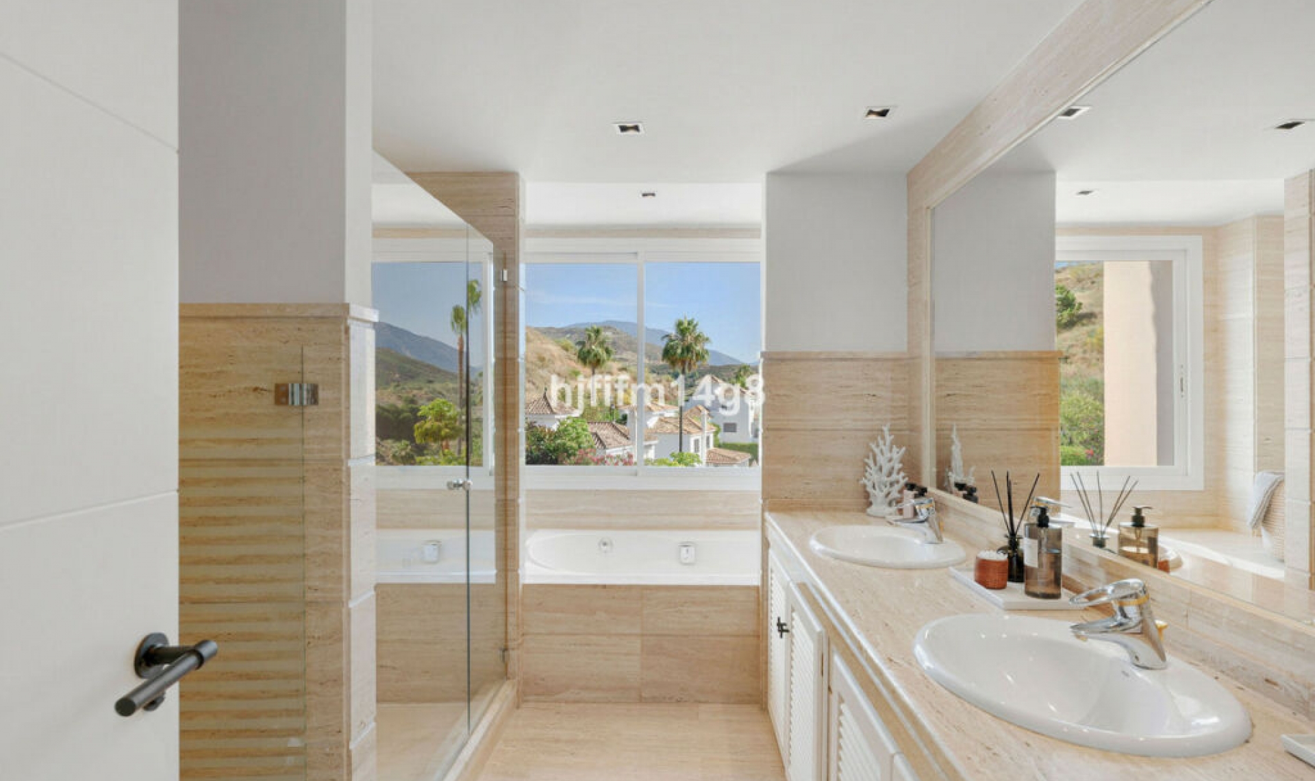 Resale - Apartment -
Nueva Andalucía
