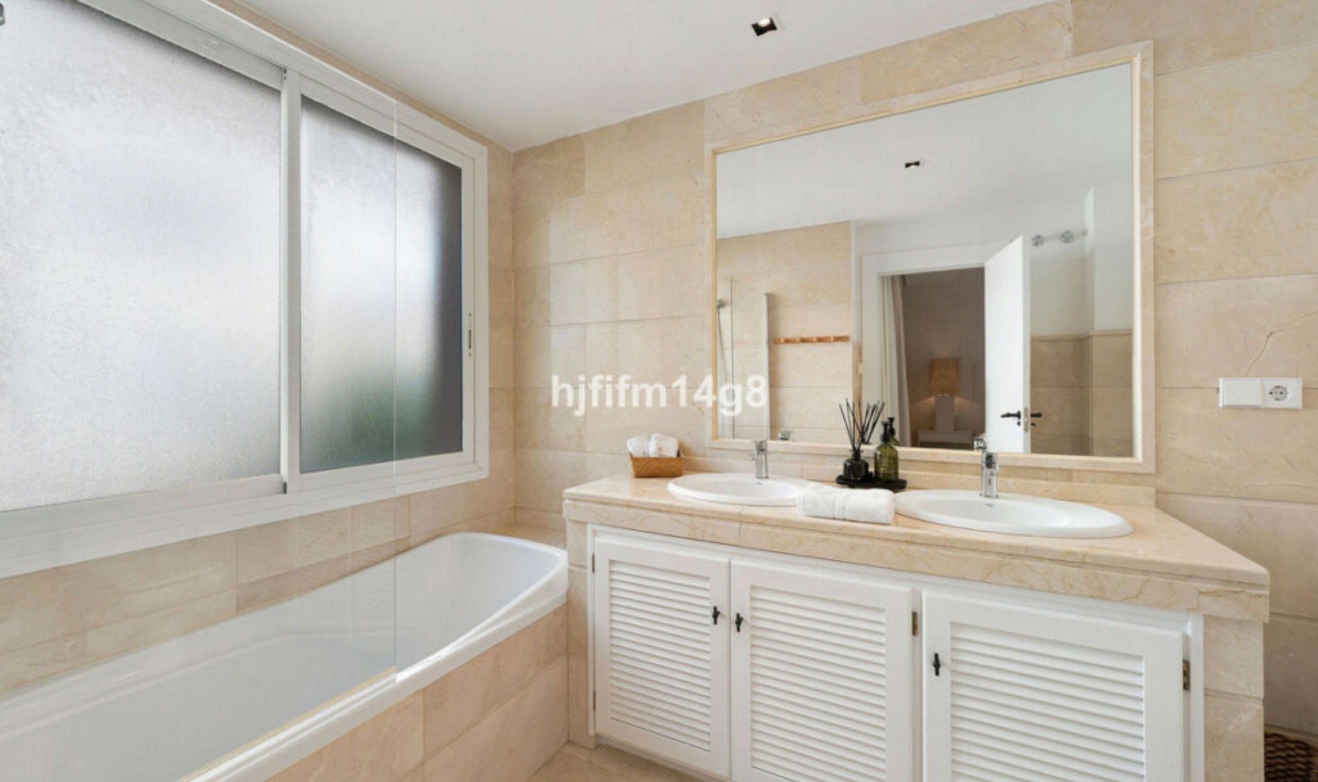 Resale - Apartment -
Nueva Andalucía