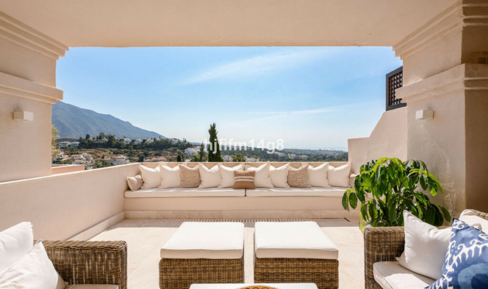 Resale - Apartment -
Nueva Andalucía