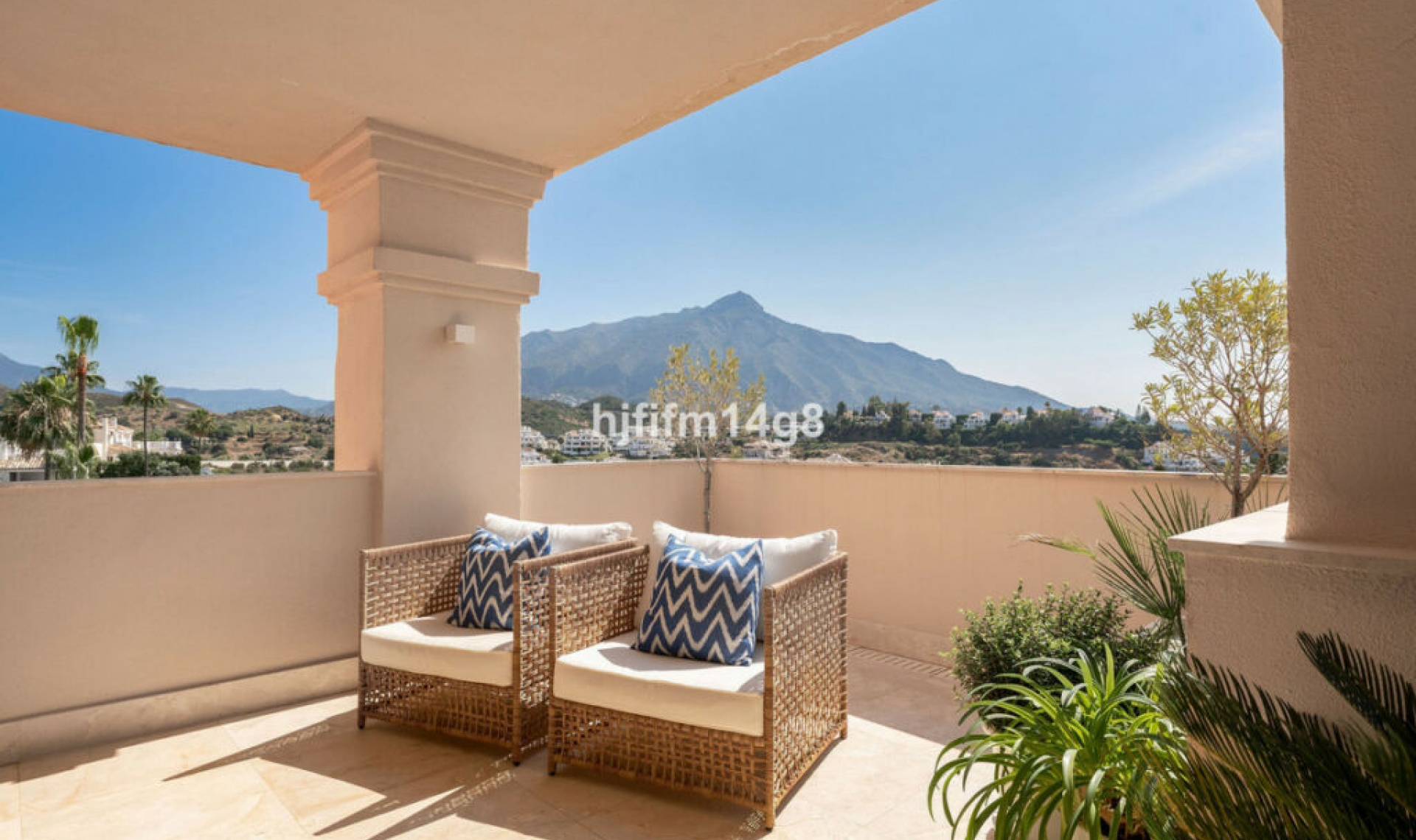 Resale - Apartment -
Nueva Andalucía
