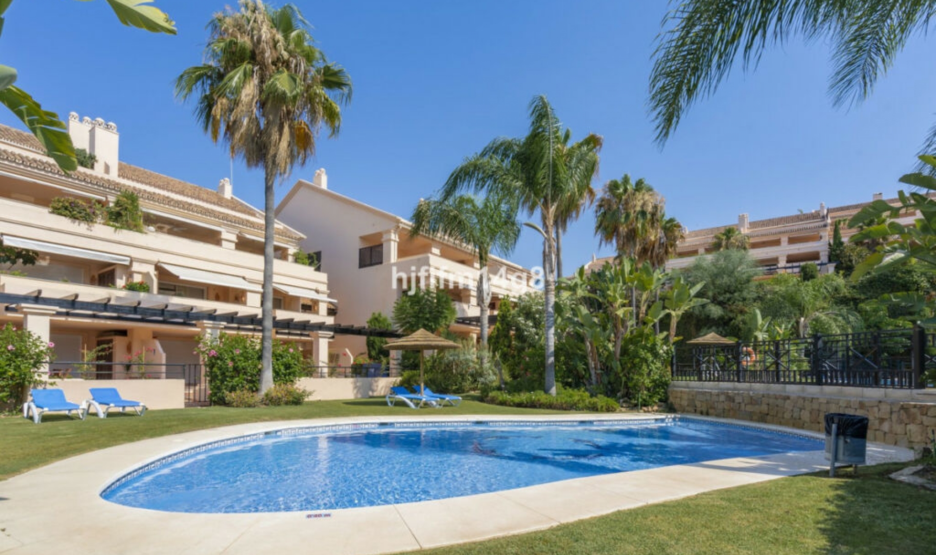 Resale - Apartment -
Nueva Andalucía