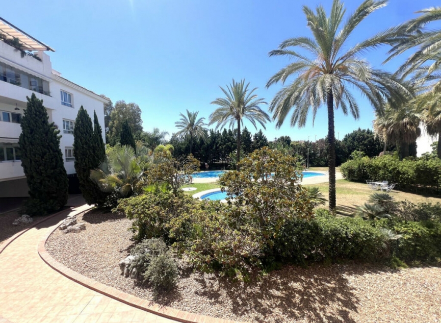 Resale - Apartment -
Nueva Andalucía
