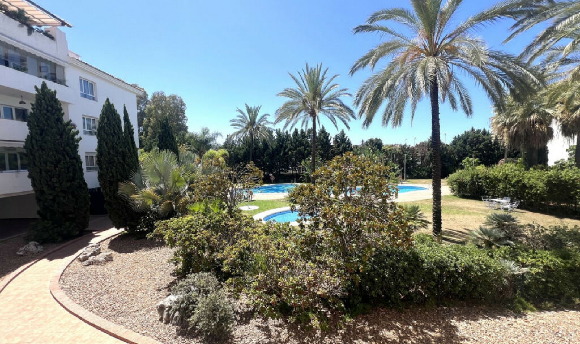 Resale - Apartment -
Nueva Andalucía