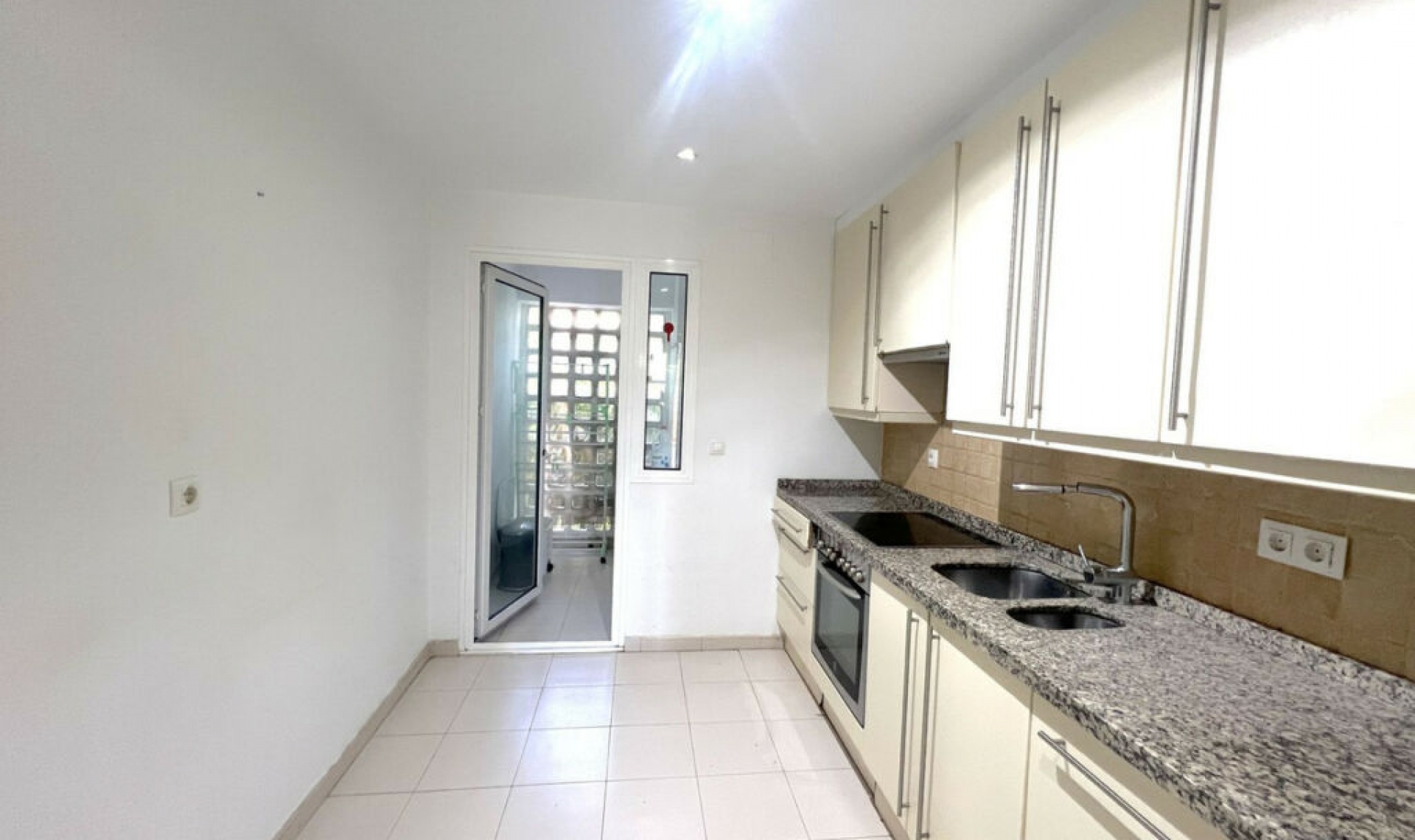Resale - Apartment -
Nueva Andalucía