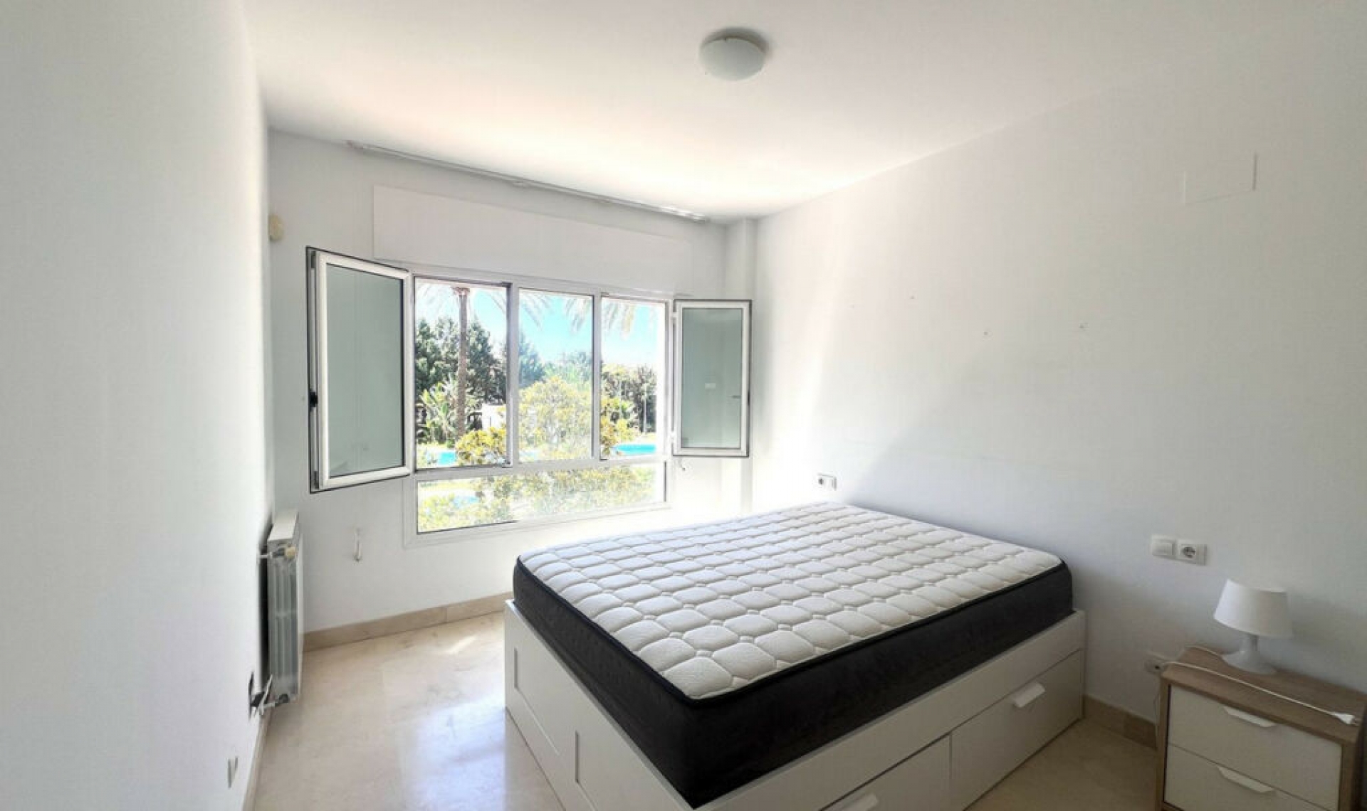 Resale - Apartment -
Nueva Andalucía