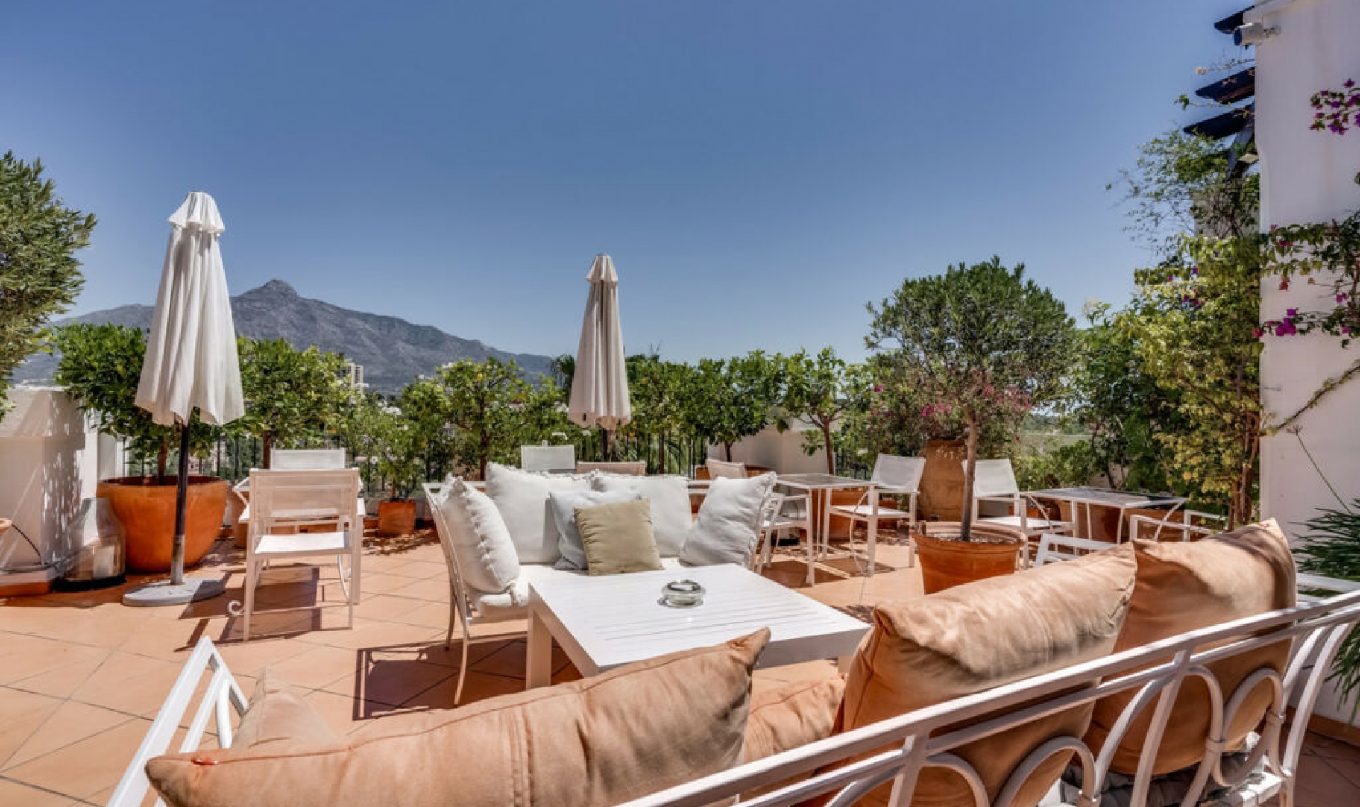 Resale - Apartment -
Nueva Andalucía