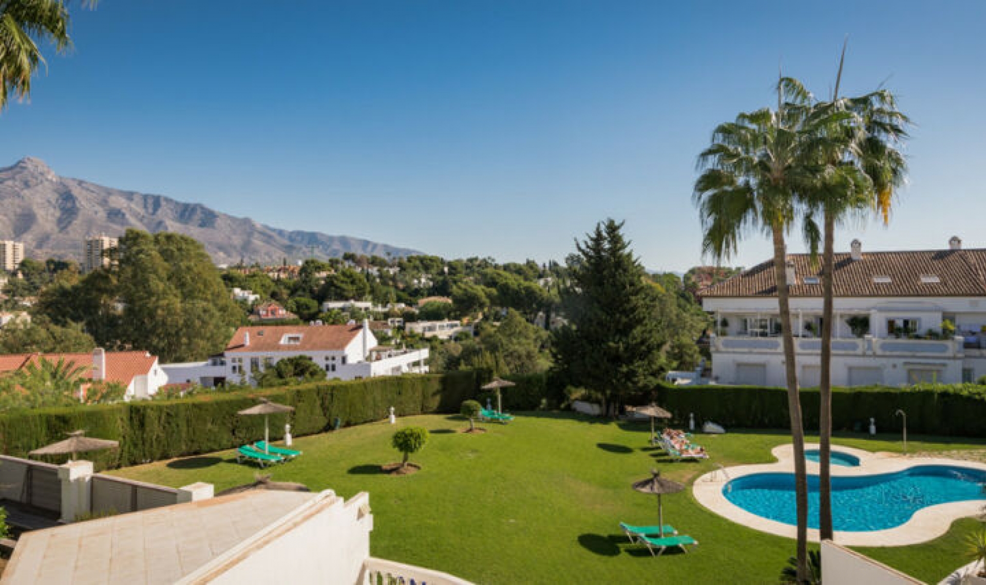 Resale - Apartment -
Nueva Andalucía