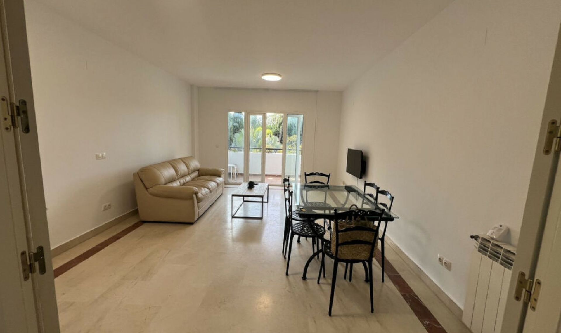 Resale - Apartment -
Nueva Andalucía