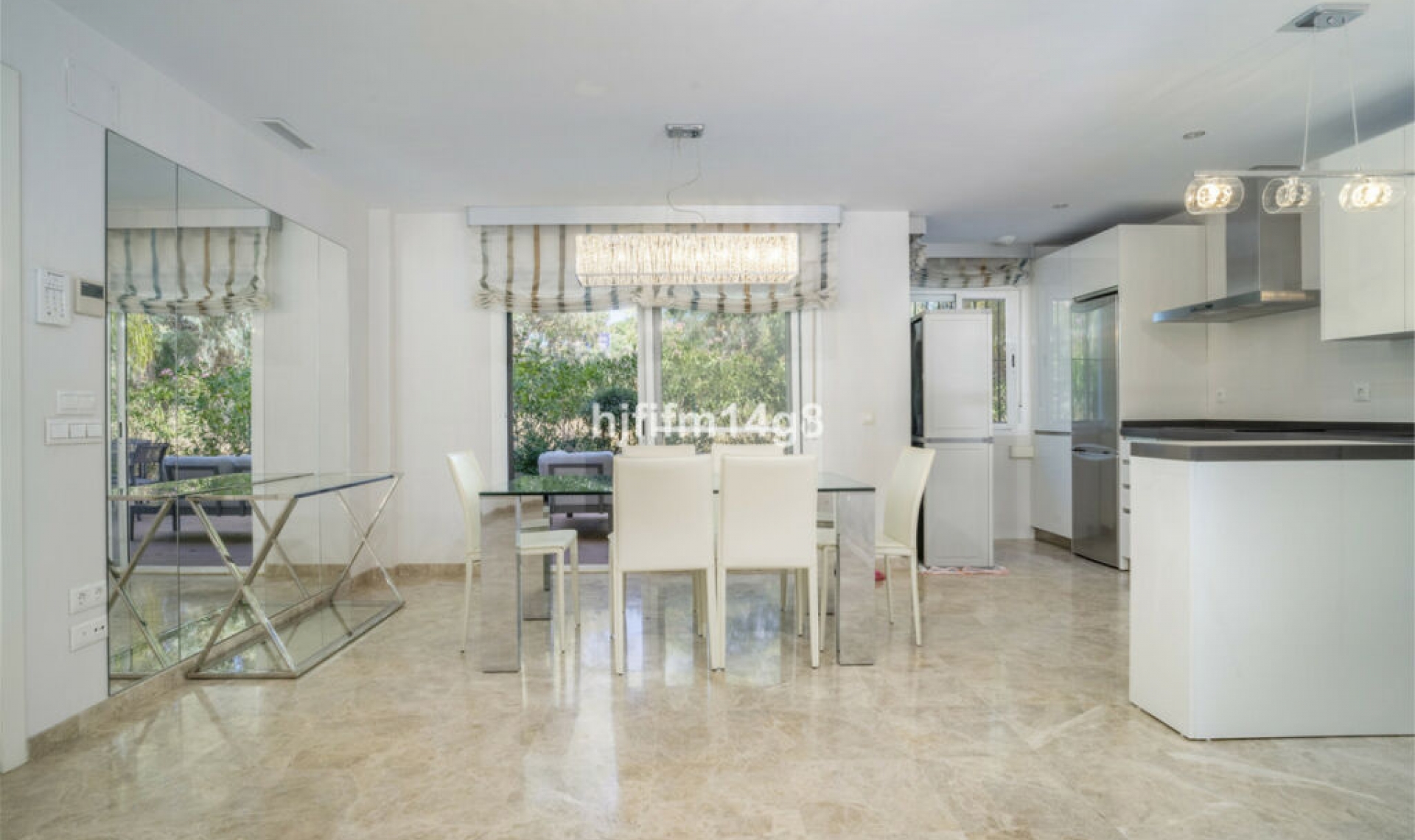 Resale - Apartment -
Nueva Andalucía