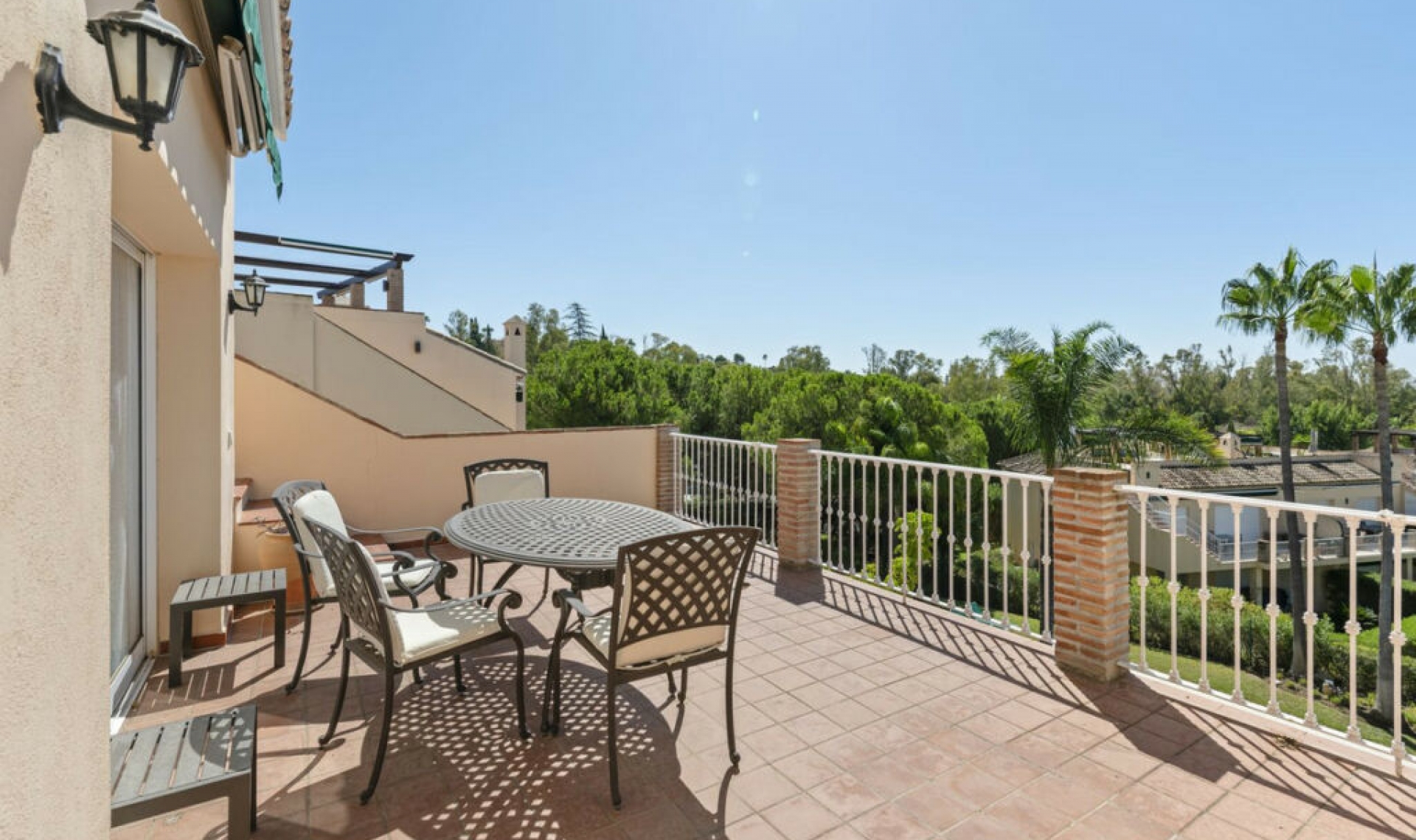 Resale - Apartment -
Nueva Andalucía