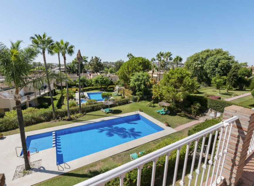 Resale - Apartment -
Nueva Andalucía