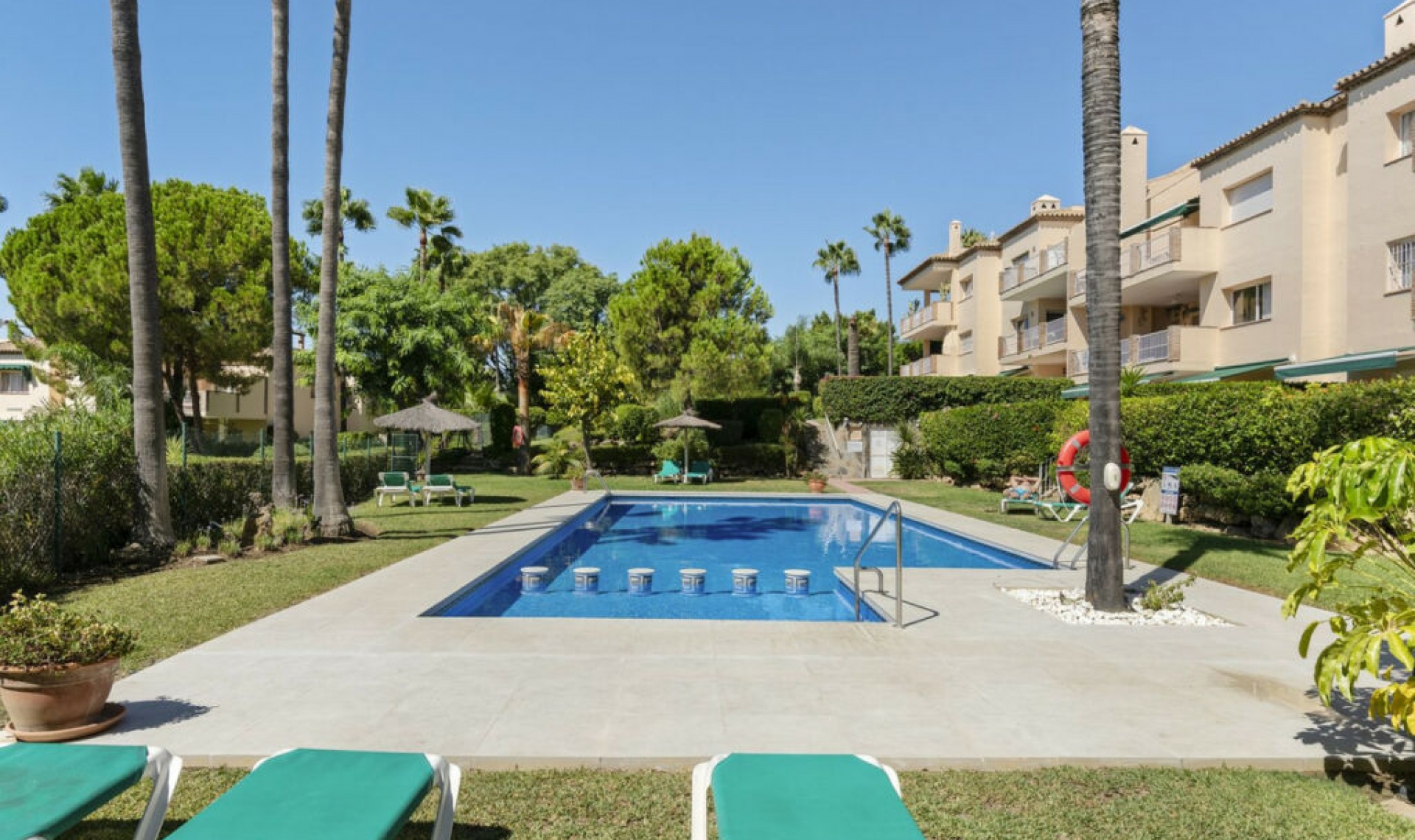 Resale - Apartment -
Nueva Andalucía