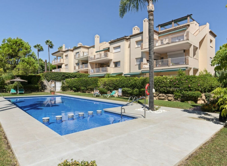 Resale - Apartment -
Nueva Andalucía