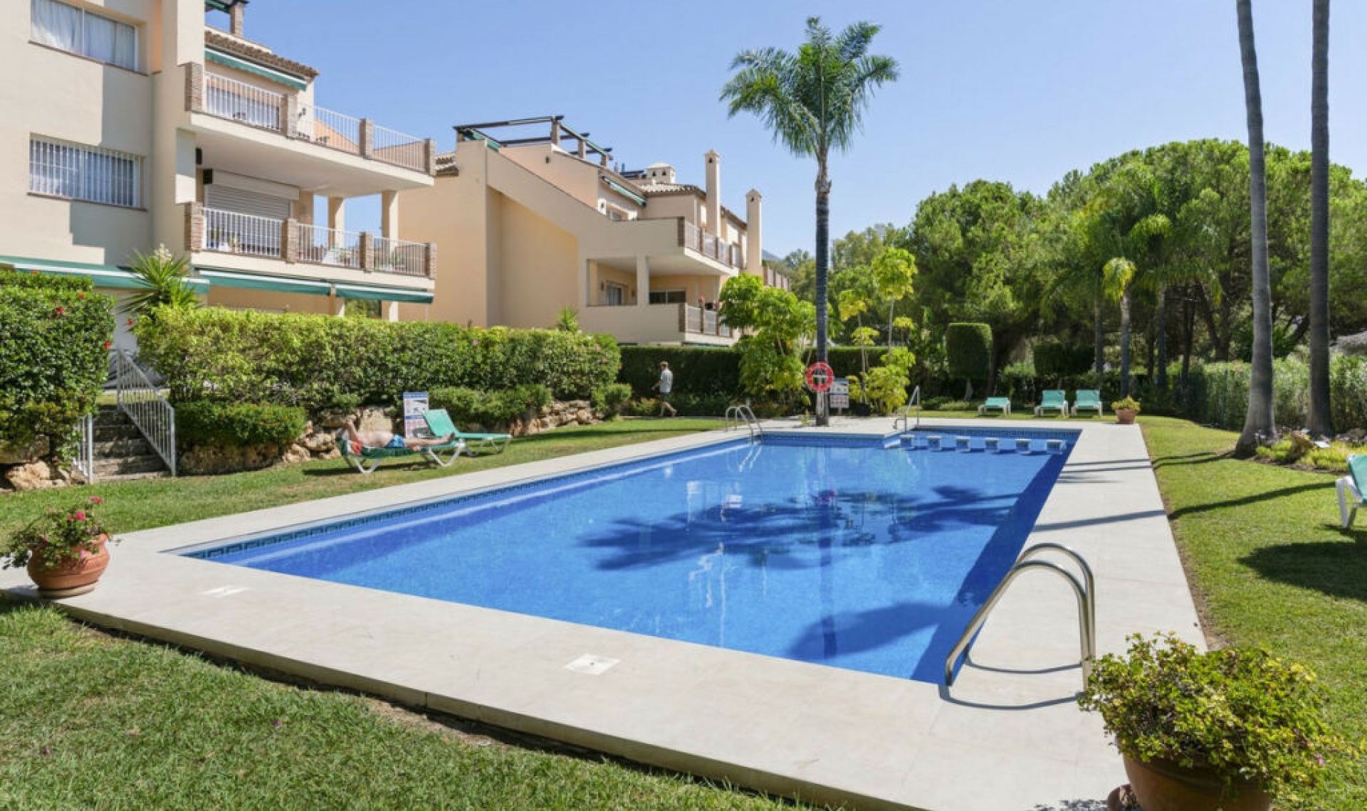 Resale - Apartment -
Nueva Andalucía