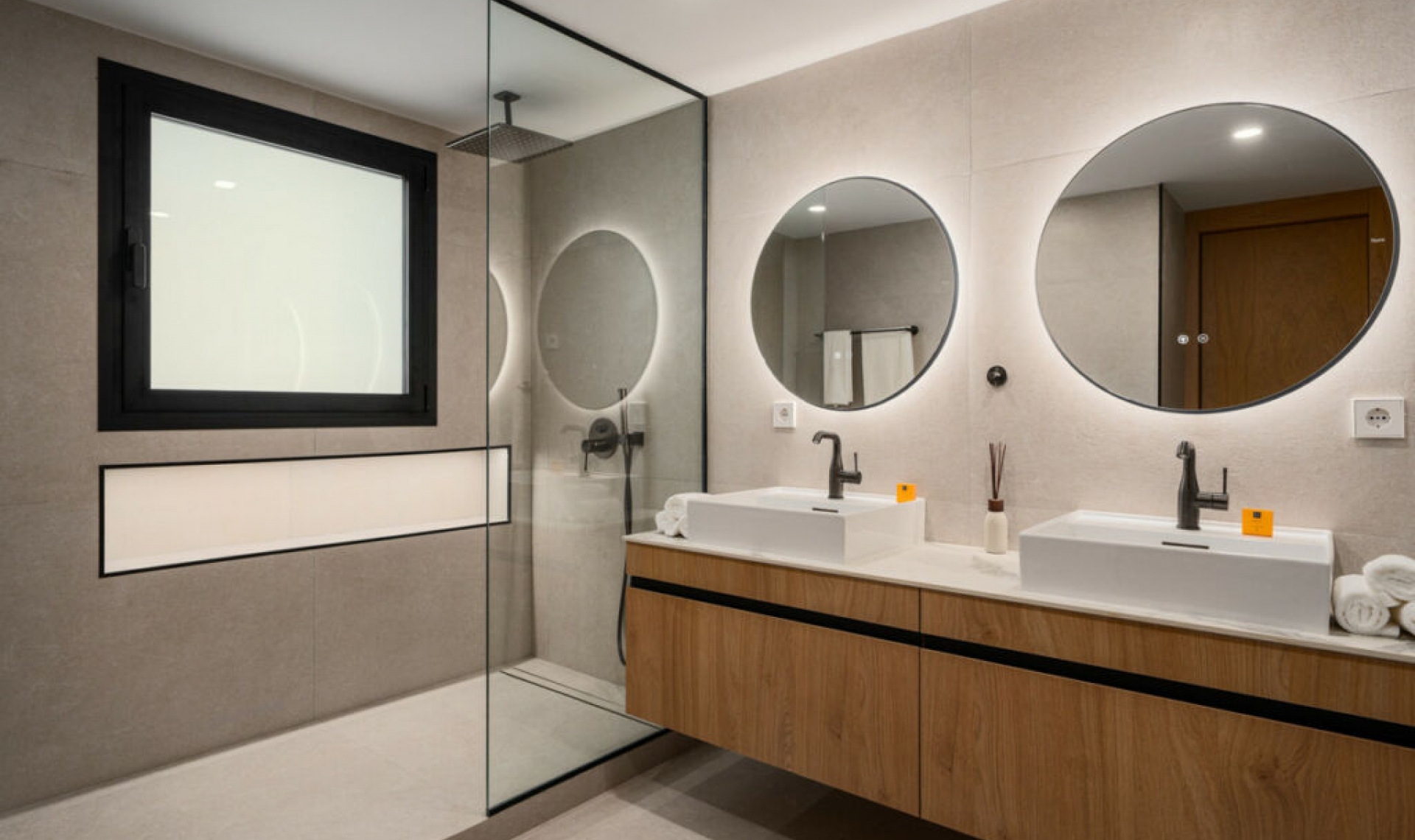 Resale - Apartment -
Nueva Andalucía