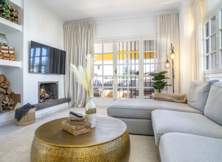 Resale - Apartment -
Nueva Andalucía