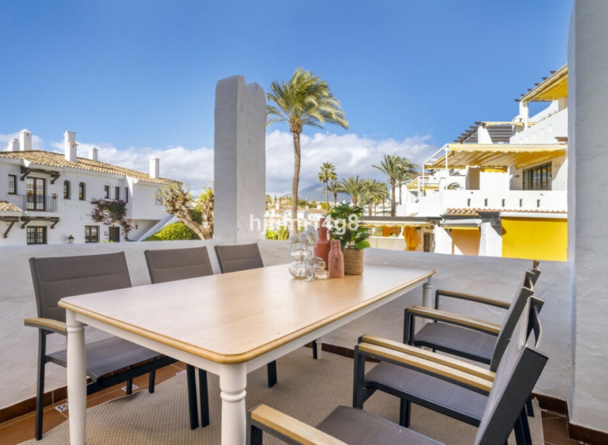 Resale - Apartment -
Nueva Andalucía