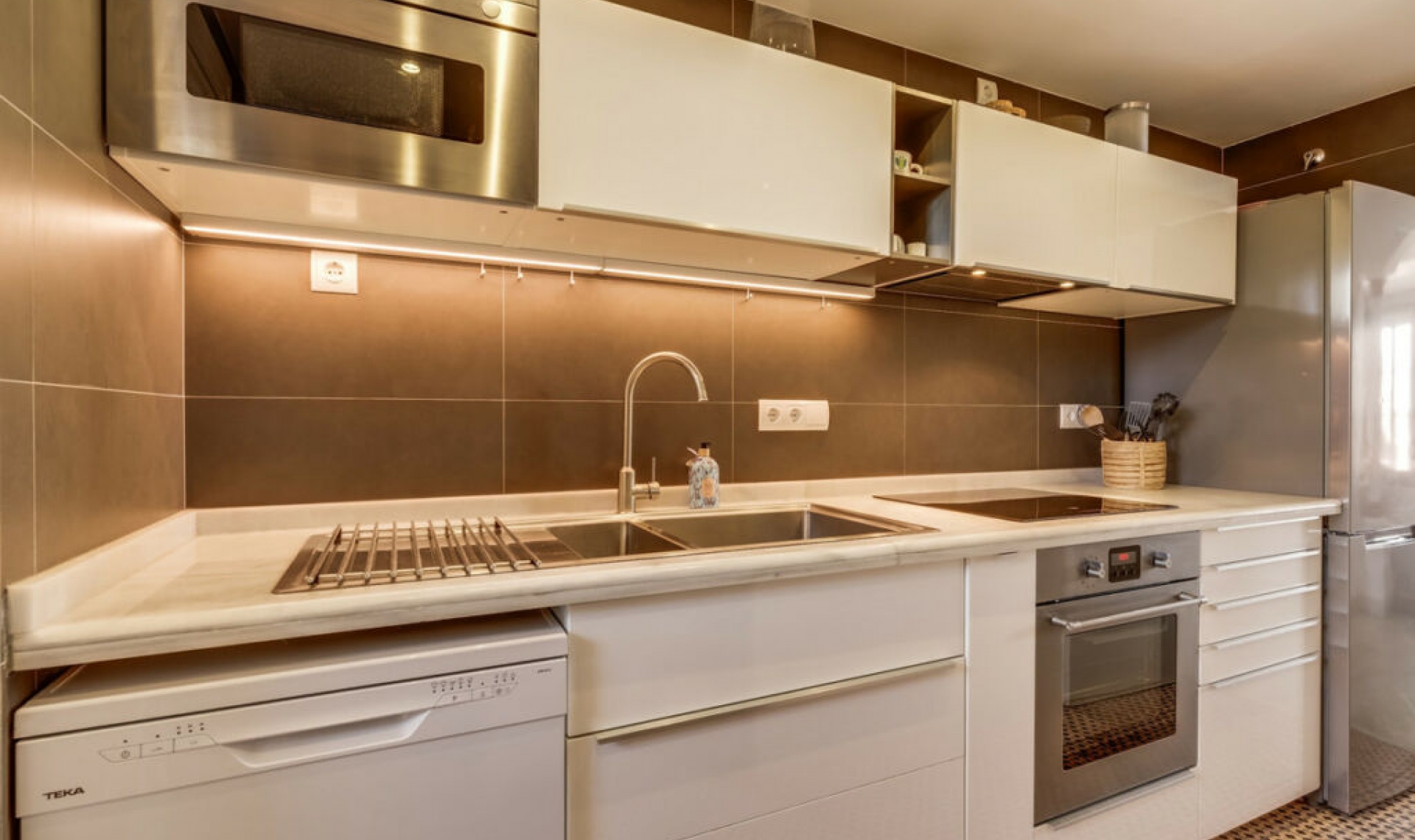 Resale - Apartment -
Nueva Andalucía