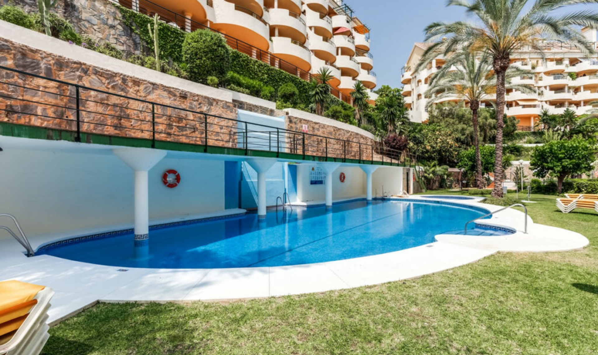 Resale - Apartment -
Nueva Andalucía