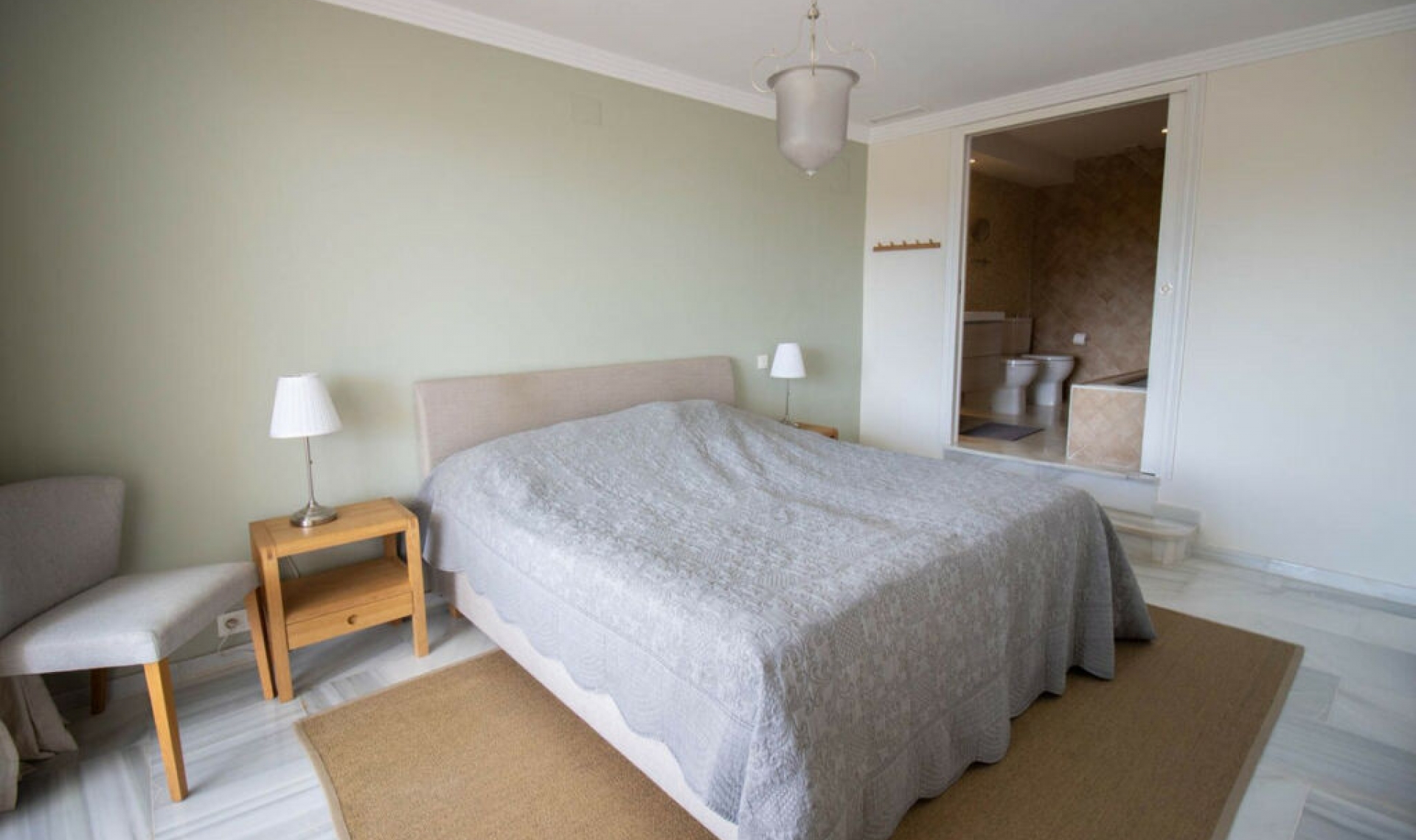 Resale - Apartment -
Nueva Andalucía