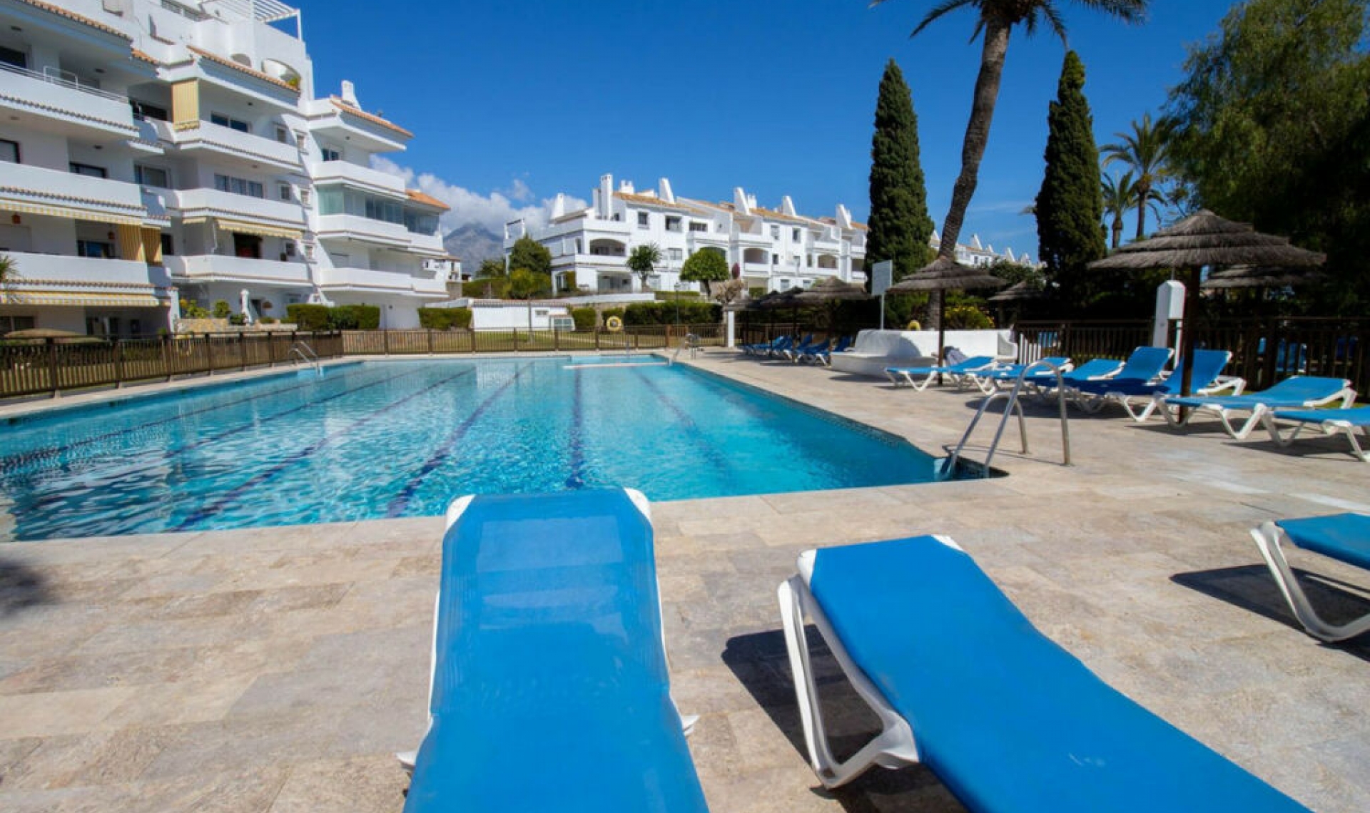 Resale - Apartment -
Nueva Andalucía