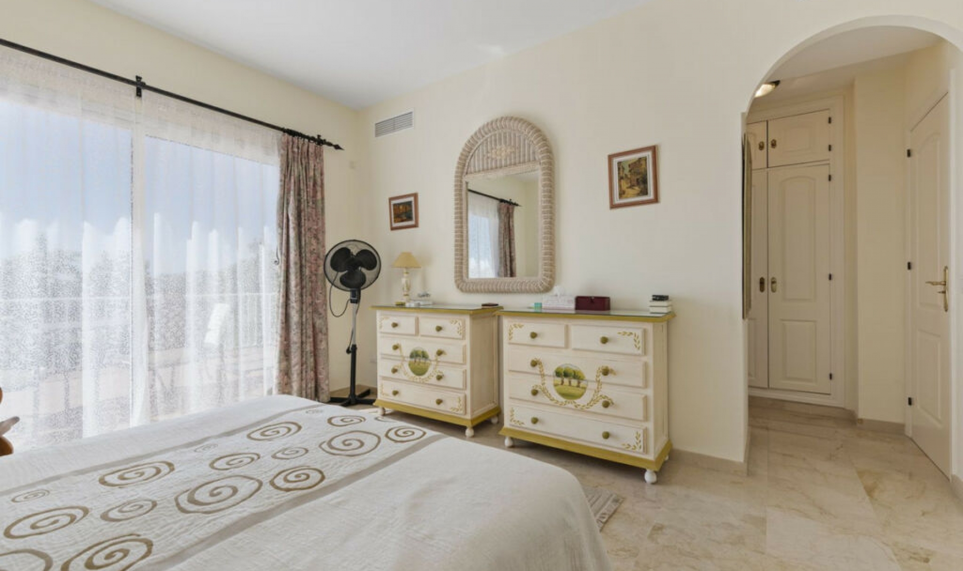 Resale - Apartment -
Nueva Andalucía