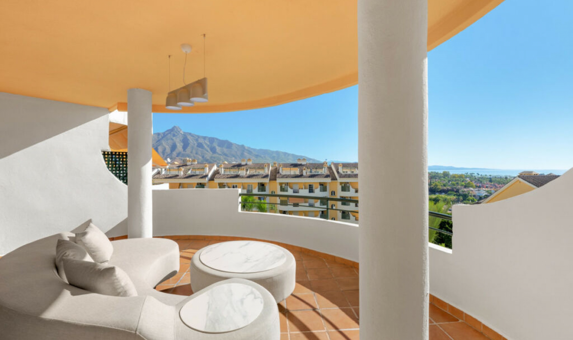 Resale - Apartment -
Nueva Andalucía